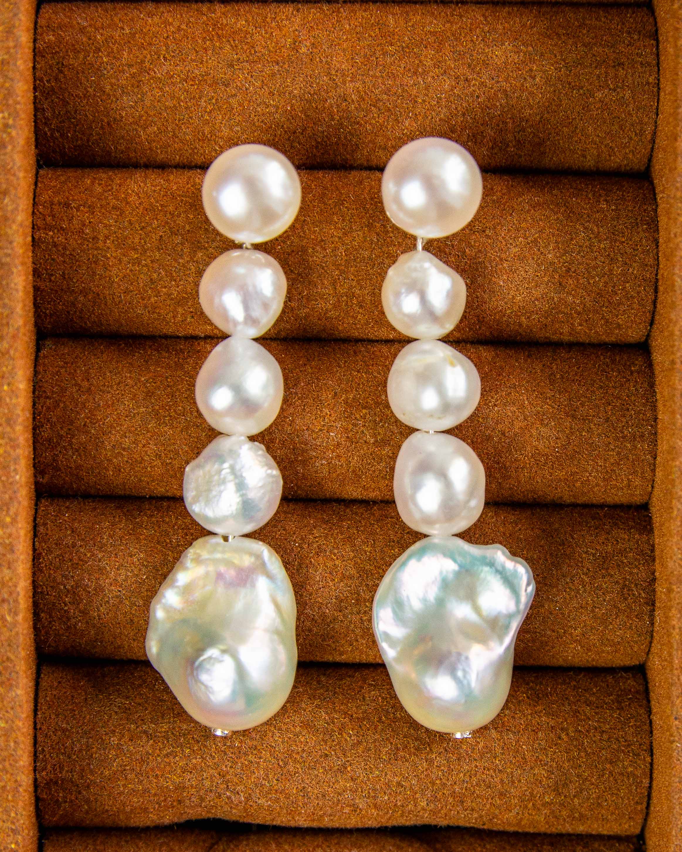 Divina Earrings