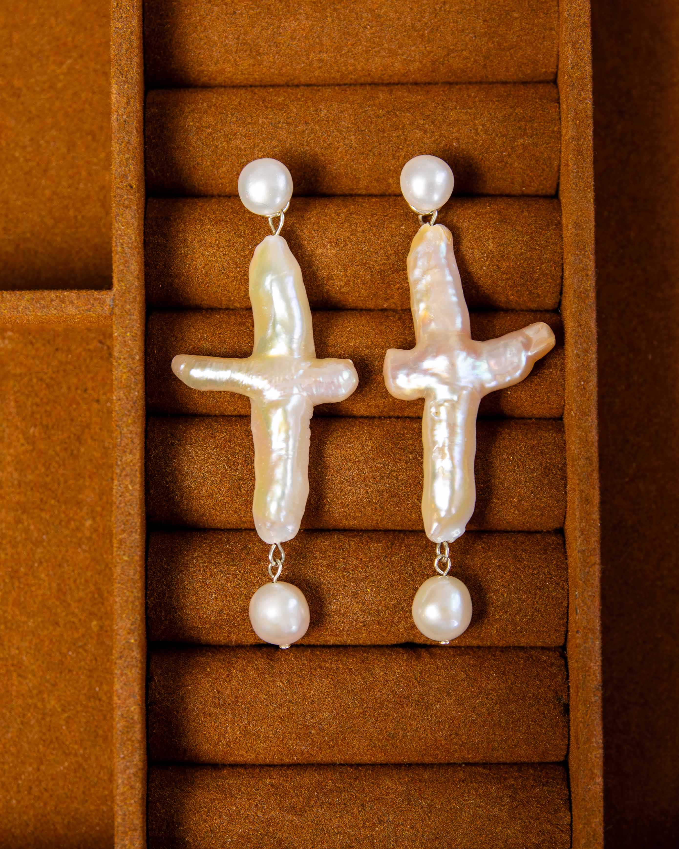 Croce Pearl Earrings