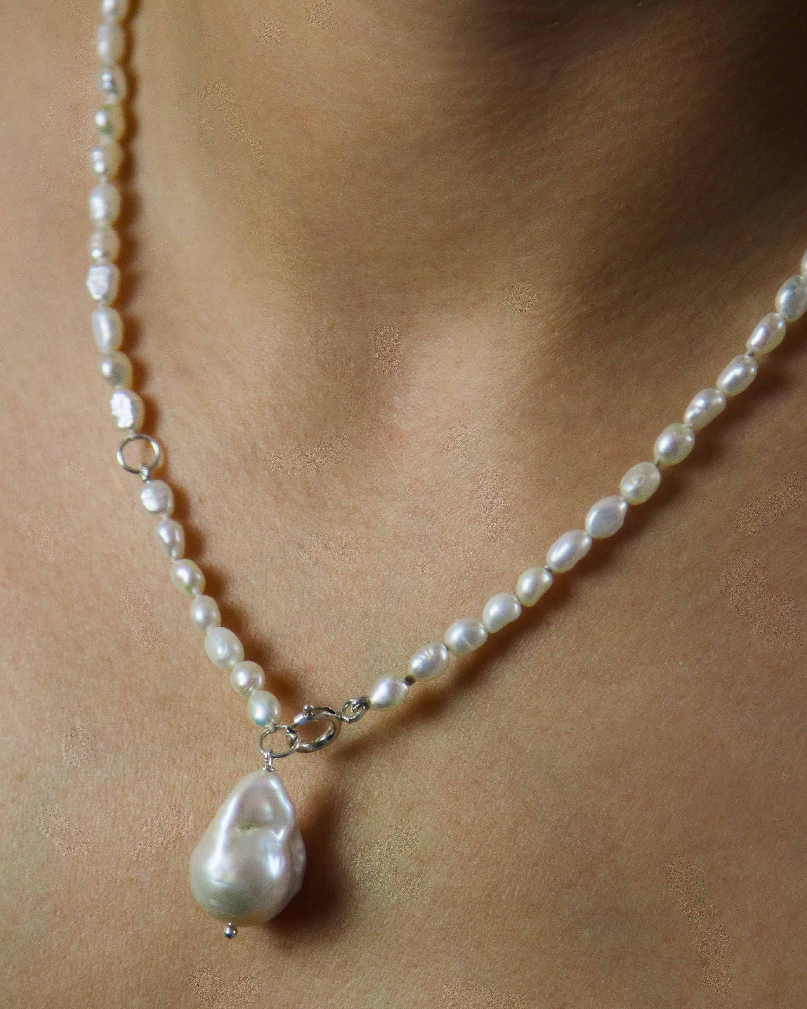 Onda Necklace